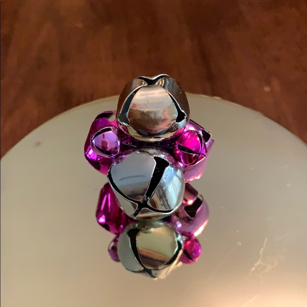 Bath & Body works magnetic metal bow/bells